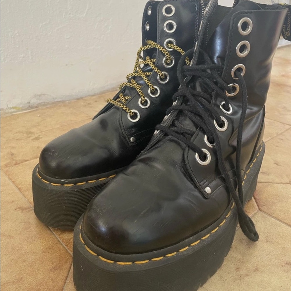 Dr. Martens Jadon max boot Black Platform Lace-Up Boots